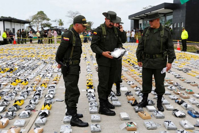 Полиция Колумбии изъяла 3,3 тонны кокаина на сумму более 90 млн долларов (6 фото)