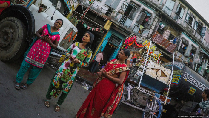 Прогулка по кварталу Каматипура индийского города Мумбаи (21 фото) .