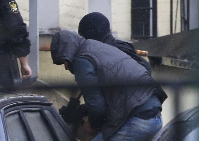 По делу об убийстве Бориса Немцова задержаны трое выходцев из Ингушетии (14 фото)