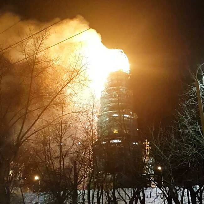 В Москве в Новодевичьем монастыре произошел пожар (фото + видео)