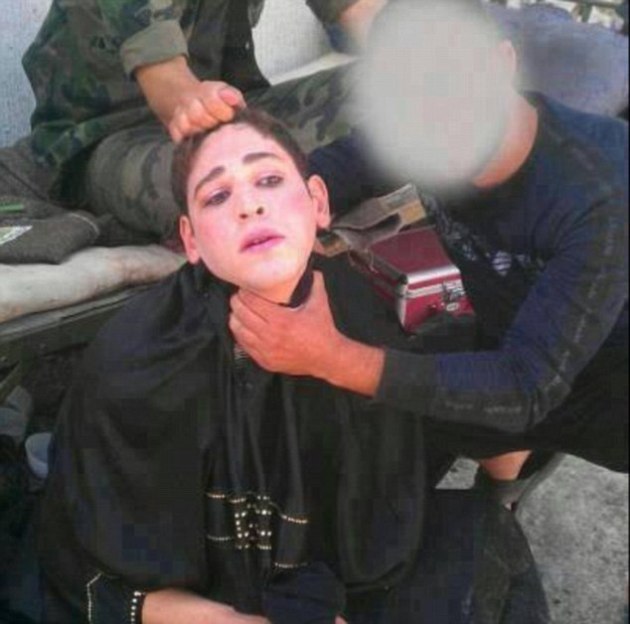Террористы ИГИЛа в женских платьях сбежали с поля боя (3 фото)