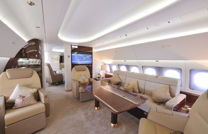 Принц Чарльз и его супруга Камилла арендовали роскошный Airbus A320 Head Of State за 250 000 фунтов стерлингов (10 фото)