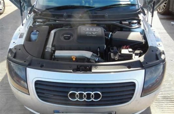 Экономя на моторном масле, владелец Audi TT проехал более 134 000 км (3 фото)