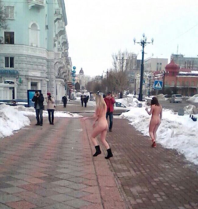 Полиция оштрафовала фотомоделей из Хабаровска за обнаженный фотосет в центре города. НЮ (4 фото)