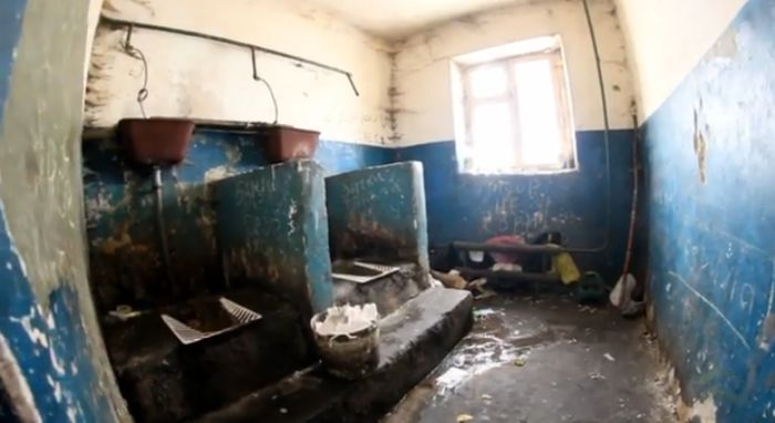 Ужасные условия жителей района «Расточка» города Новосибирск (4 фото + видео)