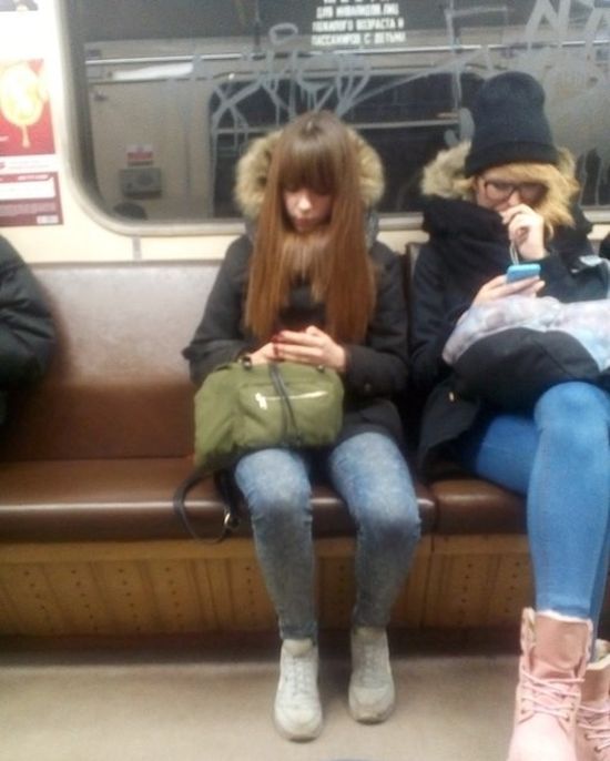 Пассажирки метро в России (40 фото)