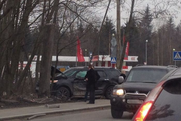 Из-за водителя, пытавшегося проскочить на красный свет, в Санкт-Петербурге произошло массовое ДТП (6 фото + видео)