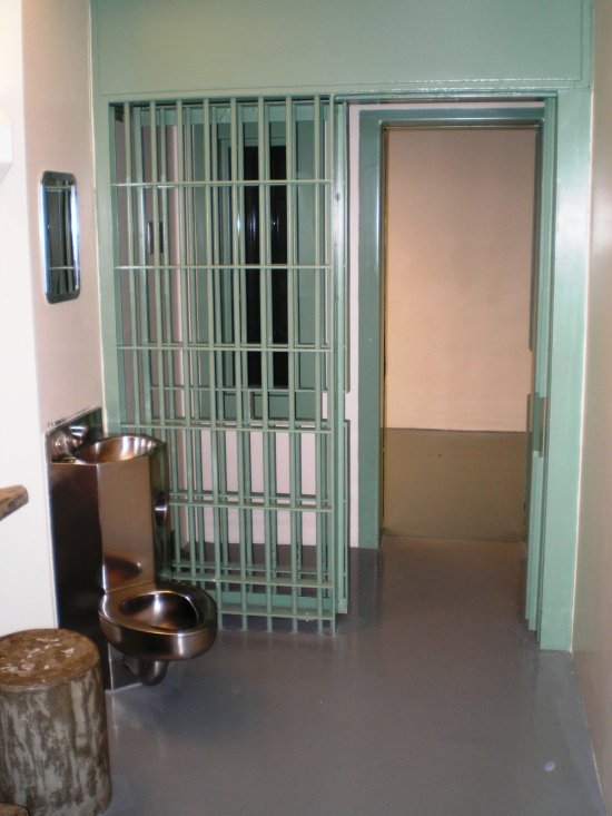 ADX – самая безопасная тюрьма в США (13 фото)