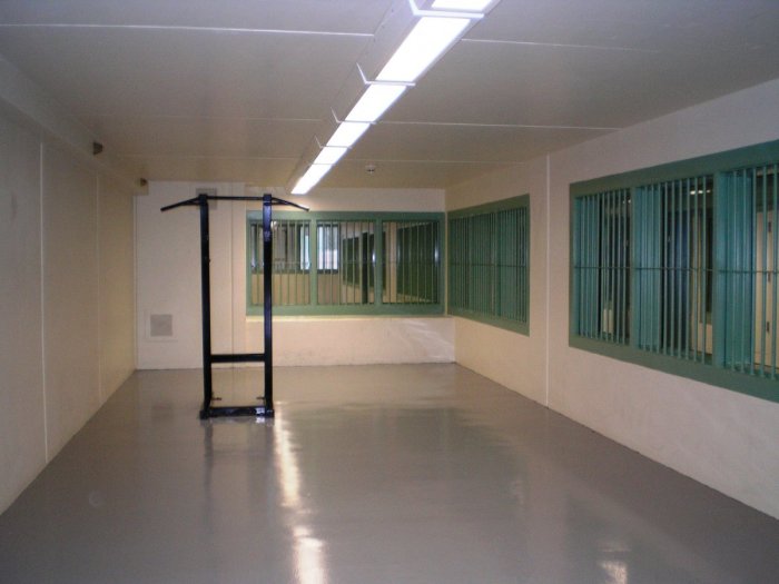 ADX – самая безопасная тюрьма в США (13 фото)