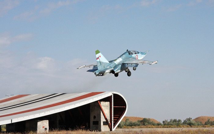 Крымская «Нитка» - уникальный тренажер палубной авиации (12 фото)