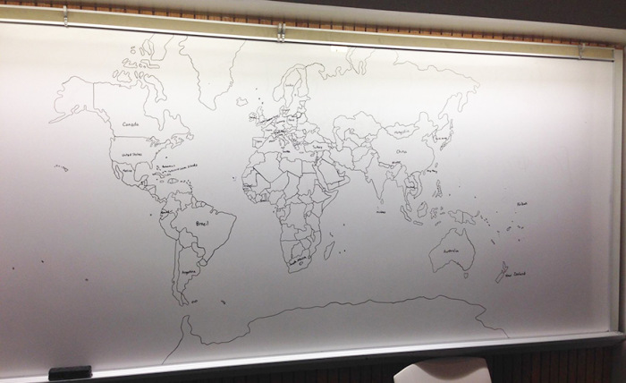 11-летний мальчик-аутист нарисовал по памяти подробную карту мира (4 фото)