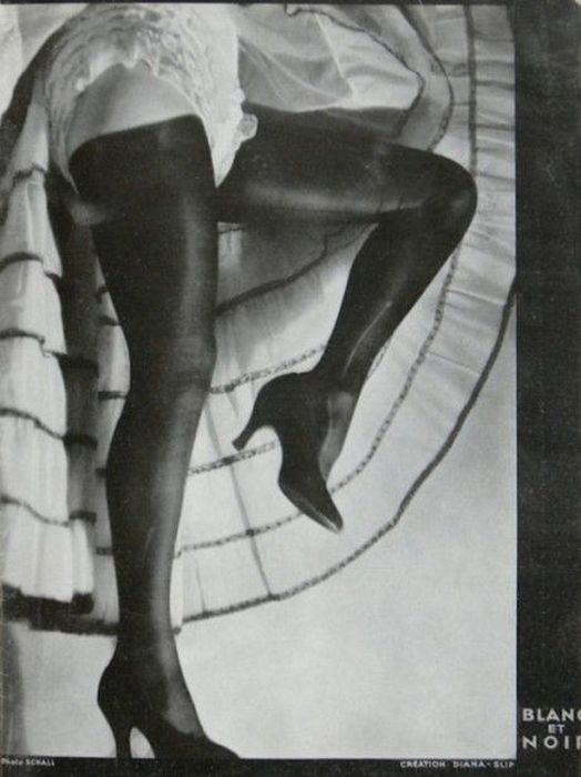 Эротическая реклама нижнего белья 85-летней давности. НЮ (14 фото)