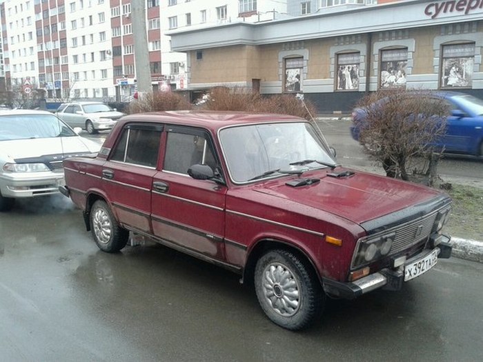 Жители Барнаула скинулись на покупку машины для пенсионеров (5 фото)
