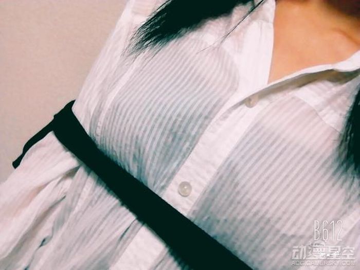 Синяя ленточка под грудью – новый модный тренд среди японок (16 фото)