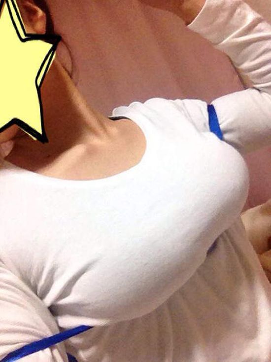 Синяя ленточка под грудью – новый модный тренд среди японок (16 фото)