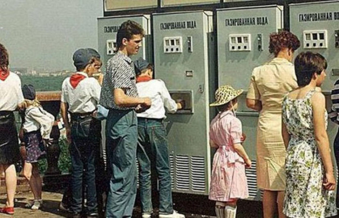 Какими были зарплаты и цены в СССР (18 фото)