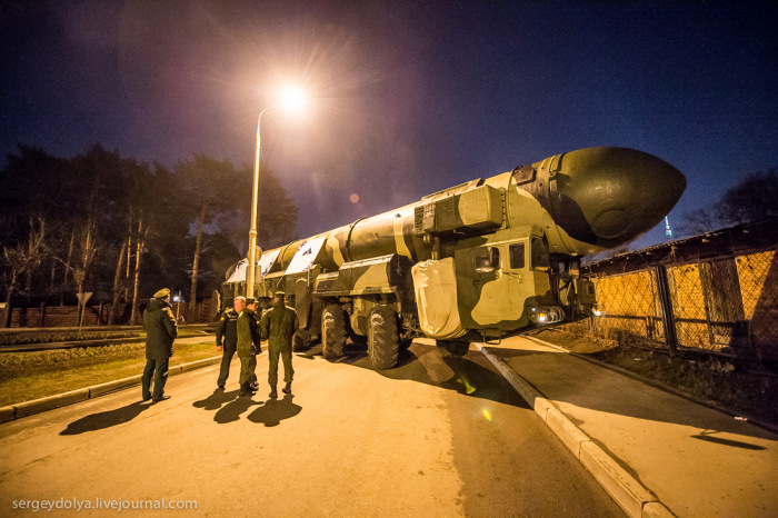 Мобильный ракетный комплекс «Тополь» прибыл на ВДНХ (23 фото)