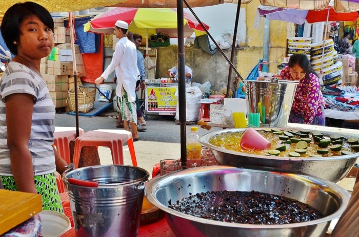 Уличная пища в странах Азии и Африки, а также советы, которые уберегут вас от экзотических болезней и даже смерти (32 фото)