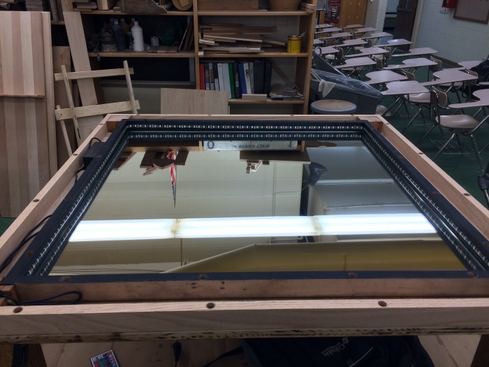 Американский старшеклассник построил журнальный столик с эффектом бесконечности (20 фото)