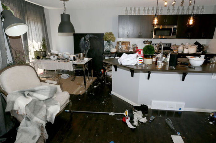 Шумная вечеринка в арендованном доме закончилась огромным ущербом (15 фото)