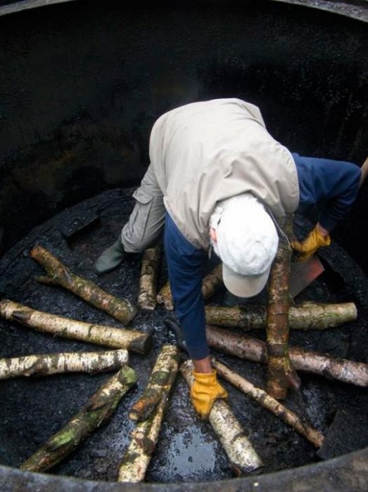 Производство древесного угля (8 фото)