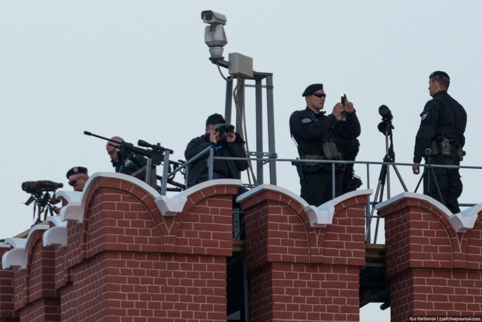 Снайперы в центре Москвы (5 фото)