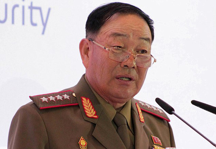 В сети появилась информация о казни министра обороны КНДР, расстрелянного из зенитной пушки (6 фото)