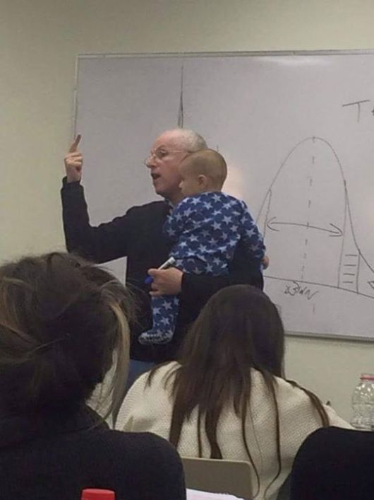 Австралийский профессор, который умеет находить общий язык с детьми (3 фото)