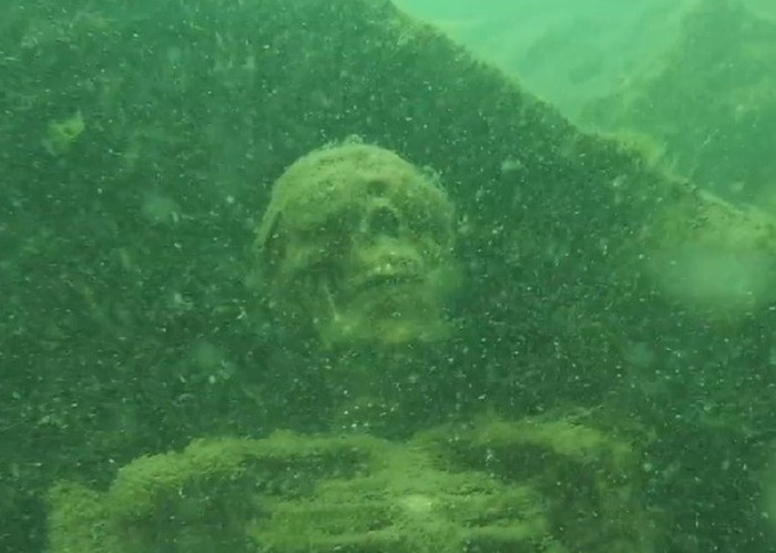 В США найдена необычная подводная арт-инсталляция (4 фото)