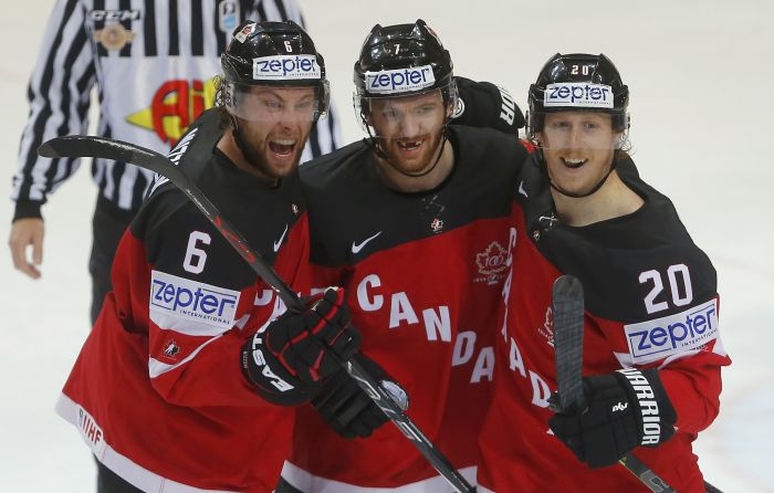 В финале ЧМ-2015 по хоккею Россия уступила Канаде со счетом 1:6 (16 фото + 8 видео)