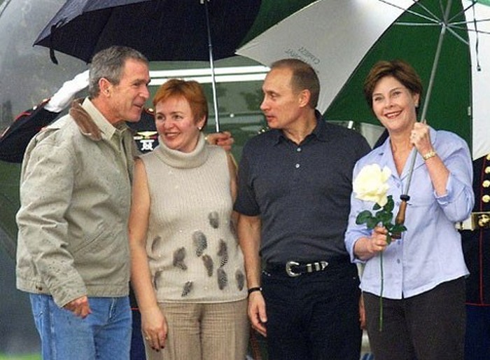 Более ранние фотографии Владимира Путина и его зарубежных коллег (37 фото)