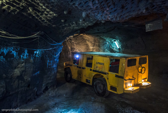 Добыча алмазов в шахте поселка Мирный (58 фото)