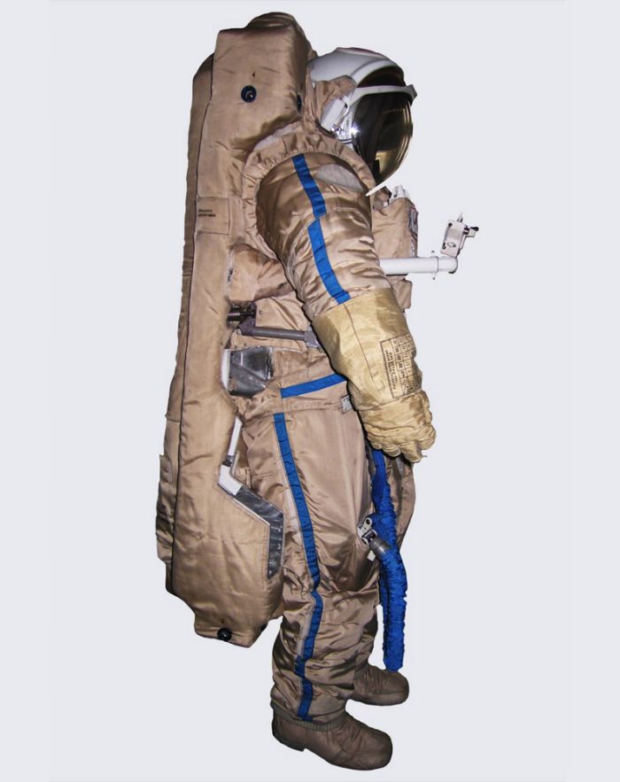 Разработано устройство спасения космонавта, потерявшего контакт с кораблем в открытом космосе (3 фото)