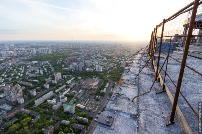 Московские руферы покорили самое высокое здание Европы – башню «Федерация Восток» (21 фото)