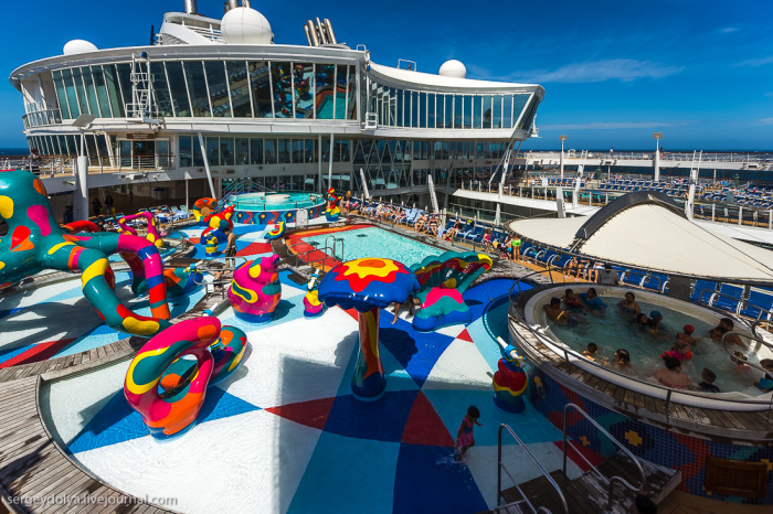 Allure of the Seas – самый большой круизный лайнер в мире (43 фото) Allure of the Seas – самый большой круизный лайнер в мире (43 фото)