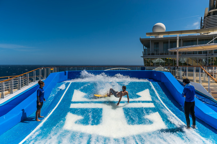 Allure of the Seas – самый большой круизный лайнер в мире (43 фото) Allure of the Seas – самый большой круизный лайнер в мире (43 фото)