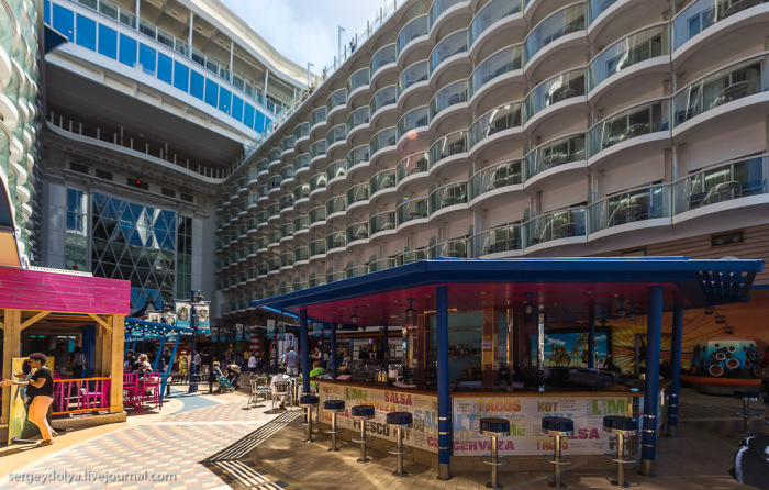 Allure of the Seas – самый большой круизный лайнер в мире (43 фото) Allure of the Seas – самый большой круизный лайнер в мире (43 фото)