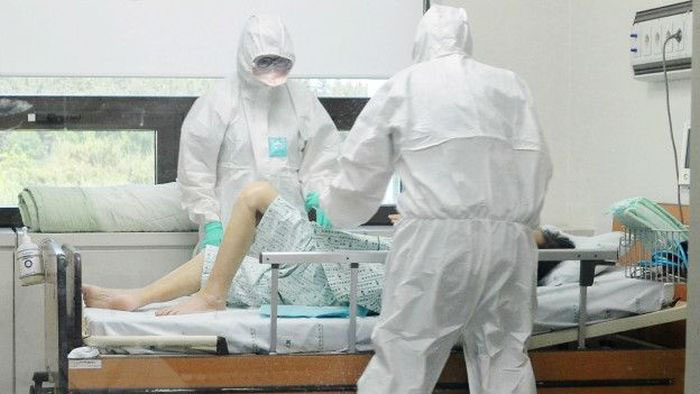 87 человек из Южной Кореи заразились вирусом MERS (4 фото) 87 человек из Южной Кореи заразились вирусом MERS (4 фото)