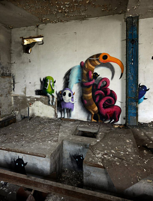В заброшенных зданиях Берлина «поселились» забавные монстры (19 фото)