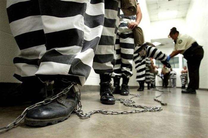 История появления полосатой формы заключенных (7 фото)