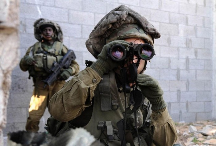 Для чего нужен бесформенный «мешок» на голове израильских военнослужащих (4 фото)