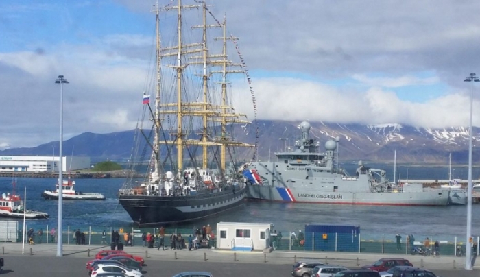 Российский парус «Крузенштерн» повредил два корабля береговой охраны Исландии (3 фото + видео)