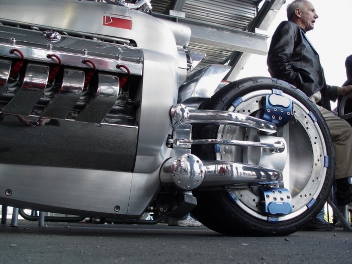 Dodge Tomahawk - самый мощный мотоцикл в мире (19 фото)