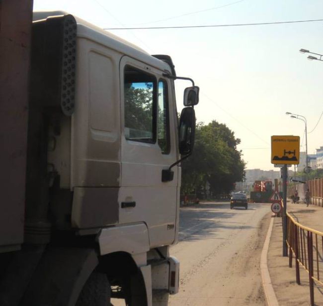 В Тюмени появился новый дорожный знак «Не накатывай колею» (3 фото)