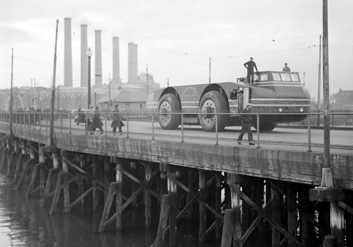 «Вездеход» Antarctic Snow Cruiser, ставший провалом американцев в освоении Антарктиды (16 фото) «Вездеход» Antarctic Snow Cruiser, ставший провалом американцев в освоении Антарктиды (16 фото)