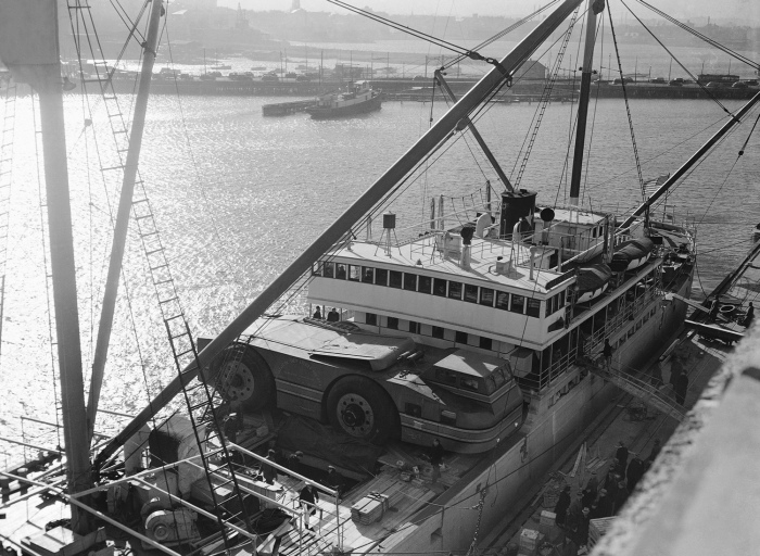 «Вездеход» Antarctic Snow Cruiser, ставший провалом американцев в освоении Антарктиды (16 фото) «Вездеход» Antarctic Snow Cruiser, ставший провалом американцев в освоении Антарктиды (16 фото)