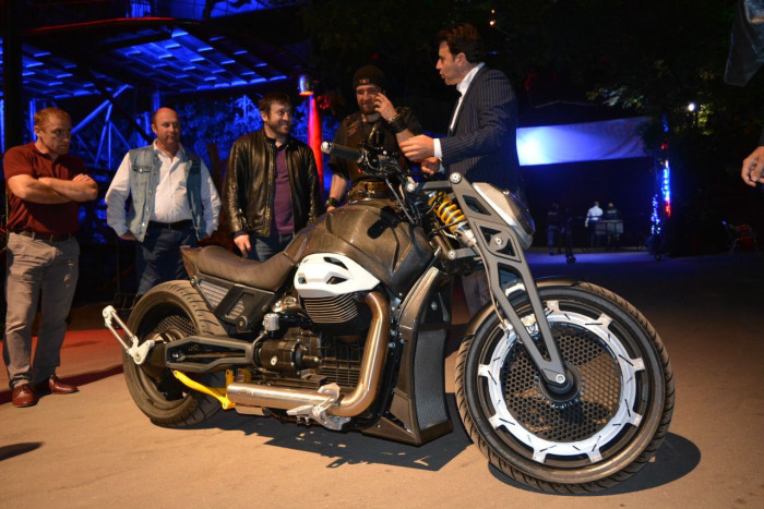 Российский мотоцикл «Волк» оказался кастомной версией итальянского байка Moto Guzzi (6 фото)