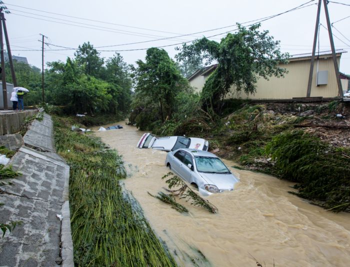 Одна из возможных причин наводнения в Сочи (43 фото + видео)