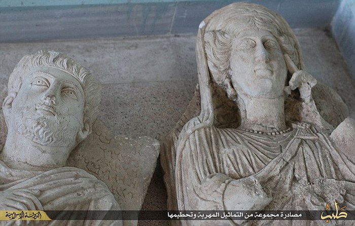 ИГИЛ уничтожил древние памятники в оккупированной Пальмире (13 фото)