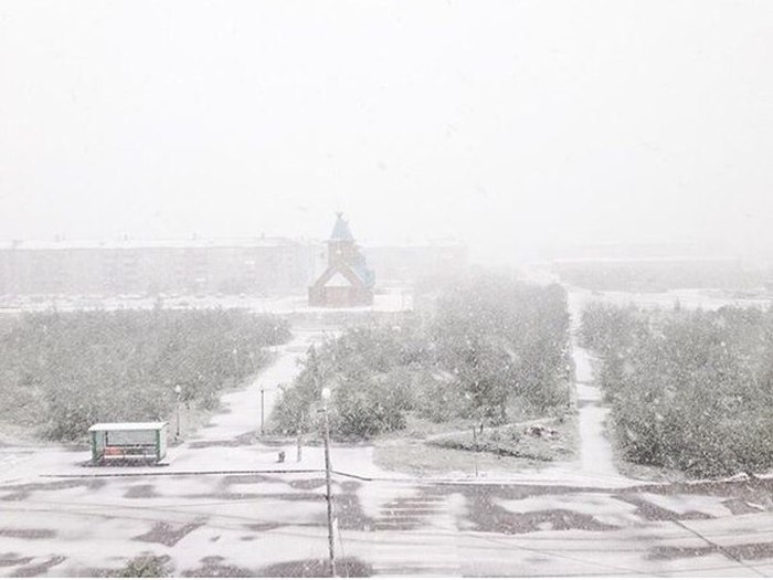 После резкого похолодания в Воркуте выпал снег (13 фото)